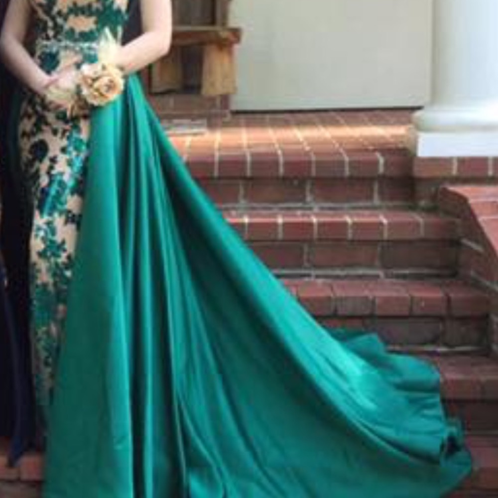 Emerald green prom dress